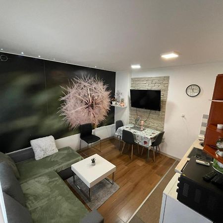 Cozy 1B Apartment Vera-Self Check In Загреб Екстериор снимка